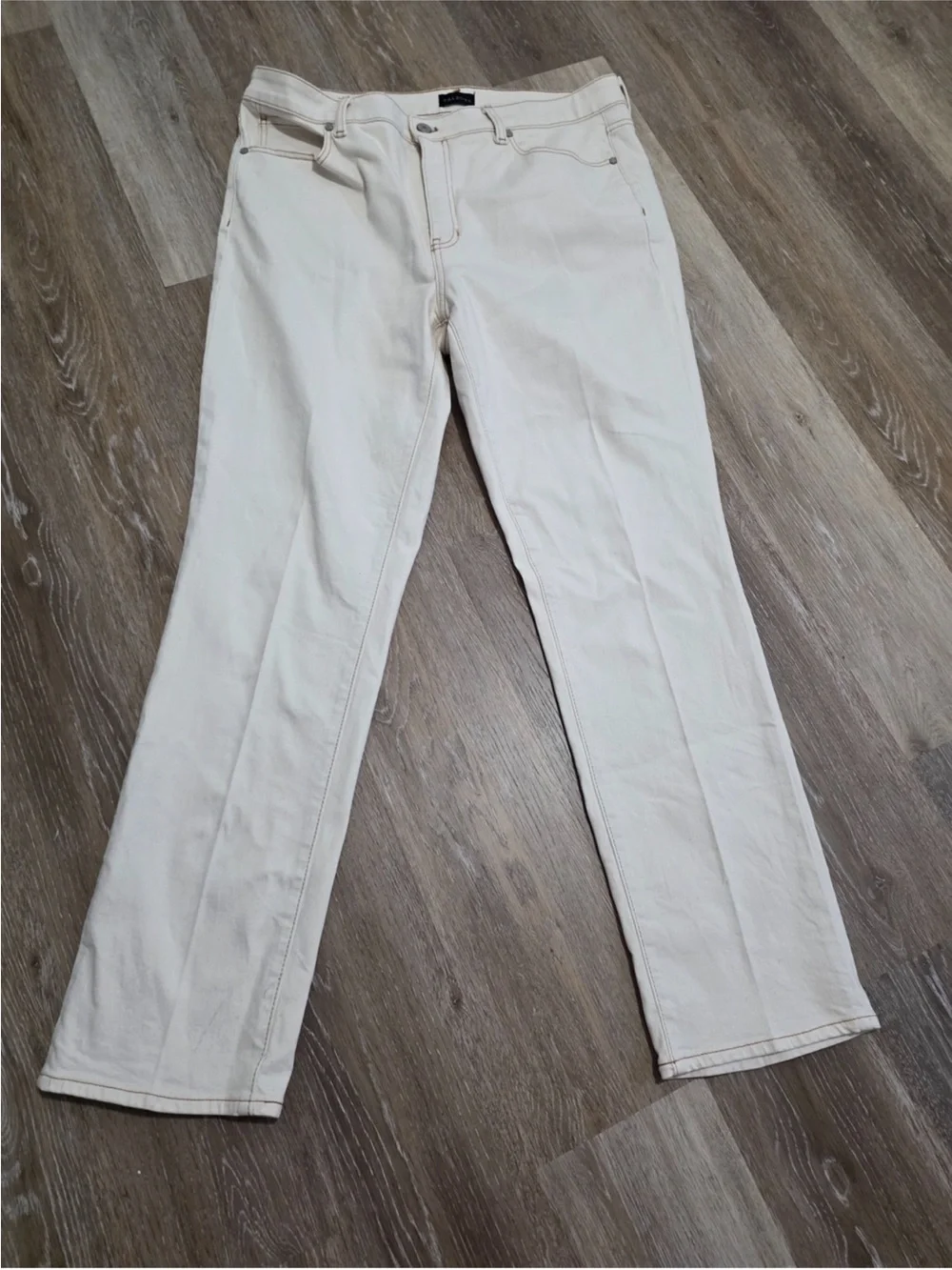 TALBOTS Everyday Relaxed Jean Women's Size 14 Natural Wash MSRP $99.50 Cream